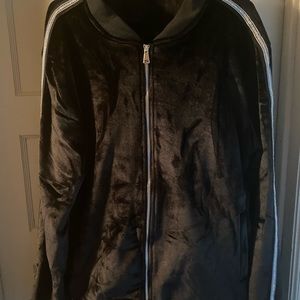 Mens 2XL Black & Silver Trim Velour Track Suit. Brand new, never been worn.